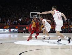 拜仁慕尼黑次回合爆冷波尔图，郭艾伦砍下10记关键球，全场沸腾